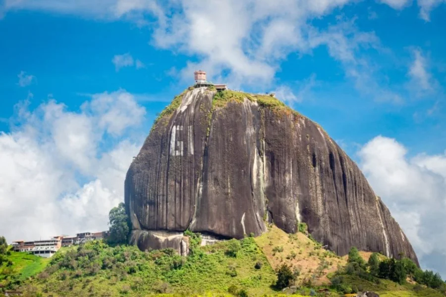 Viaje Piedra del Peñol Walletrip Agencia de Viajes